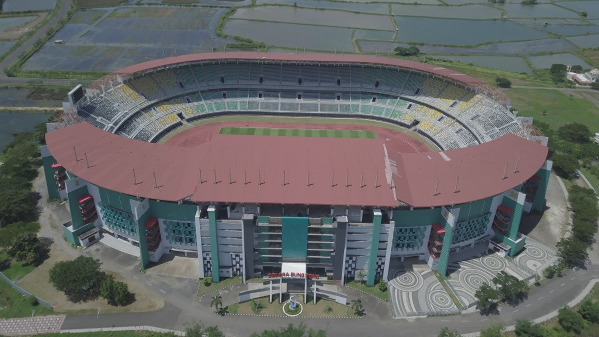 Stadion_Gelora_Bung_Tomo1.jpg